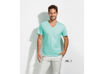 T-SHIRT COM GOLA EM V ACENTUADA CORES PARA HOMEM MASTER